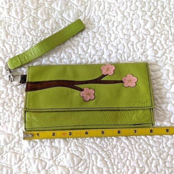 HANDMADE Leather Green and Pink Cherry Blossom Wristlet Floral Large Wallet - Picture 5 of 7